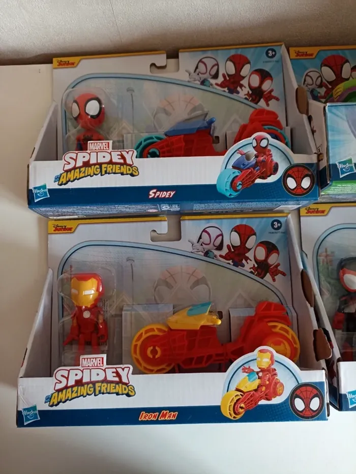 Lot 4 figurines spiderman - photo numéro 2