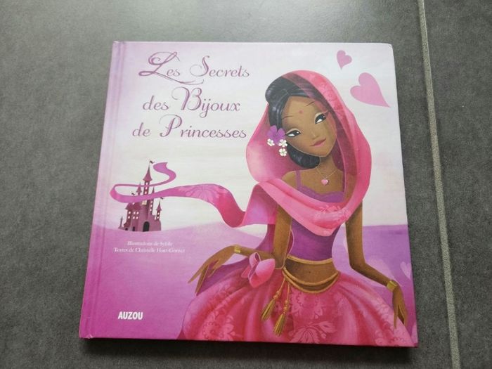 Livre  Les secrets des bijoux de princesses