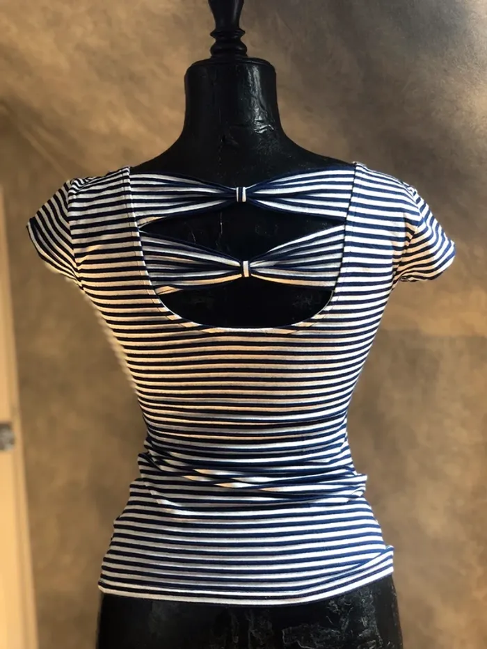 T-shirt à rayure dos nue - photo numéro 2