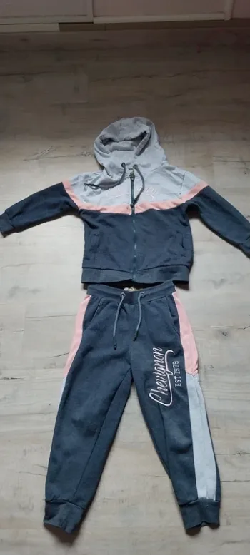 Ensemble jogging enfant