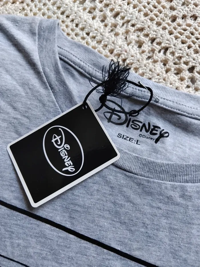 Tee-shirt Disney  neuf avec étiquette - photo numéro 2