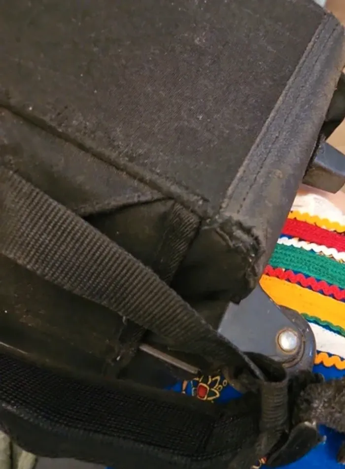 Cartable et trousse neuve - photo numéro 3