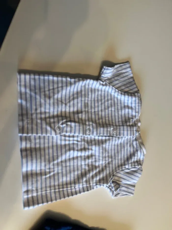 Ensemble t shirt + salopette - photo numéro 3