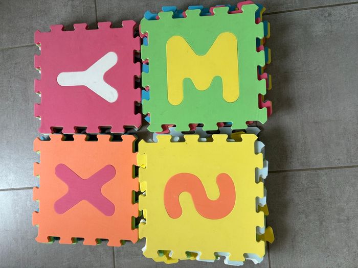 Puzzle lettres en mousse