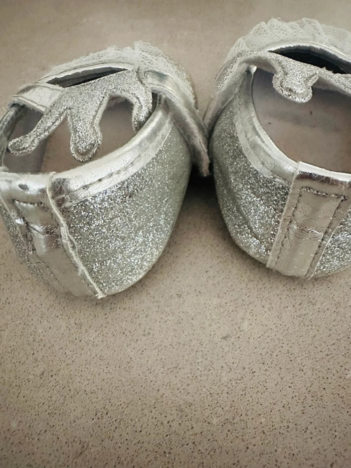 Paire de chaussures de princesse - photo numéro 5