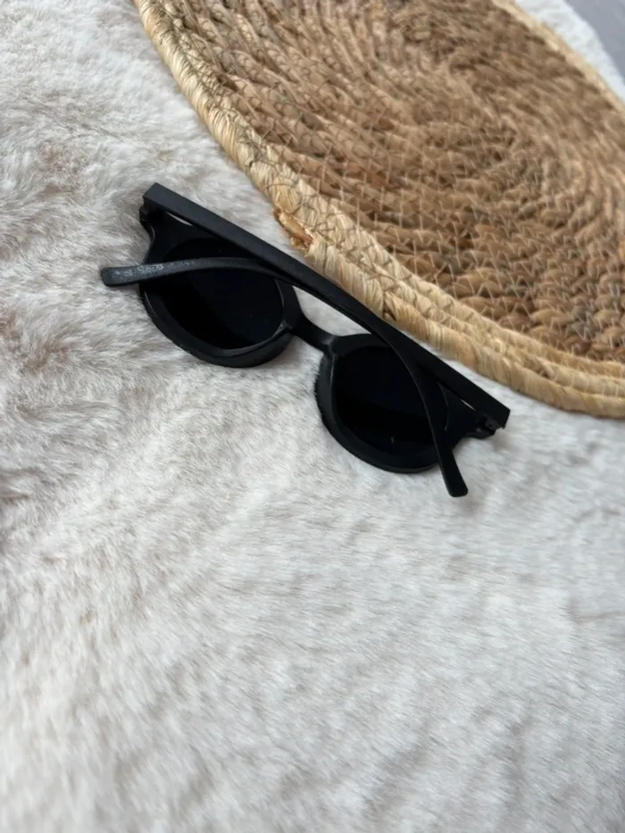 Lunette de soleil - photo numéro 2