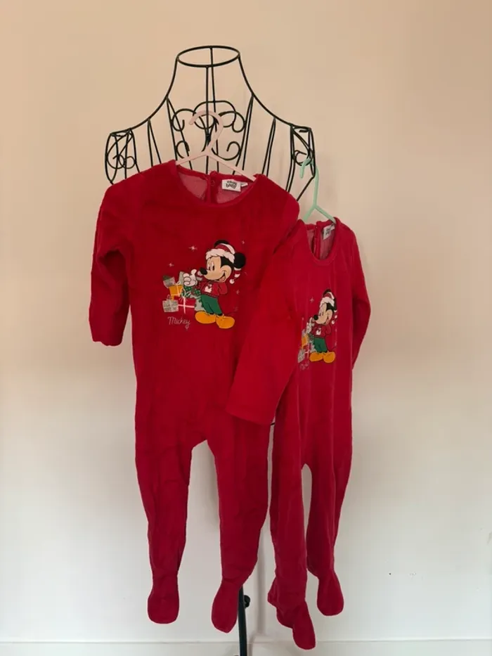 👶 Lot de 2 Pyjamas Disney Baby Mickey - Taille 24 mois 🎄
