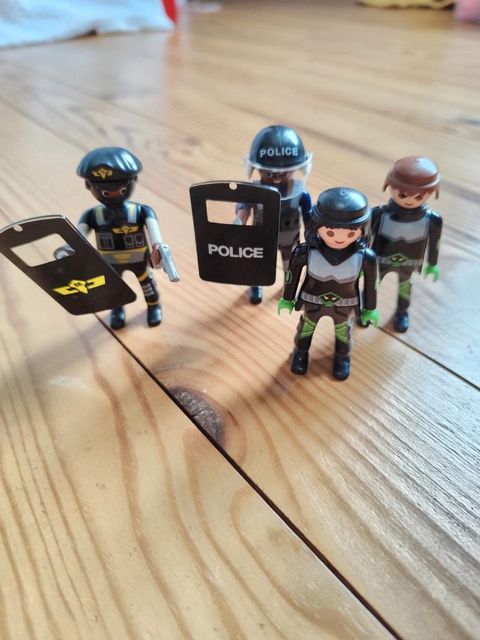Playmobil policiers et voleurs