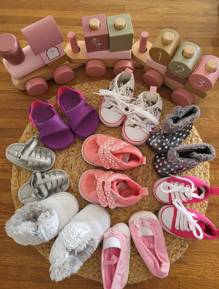 🍒Lot de 8 paires de chaussures chaussons de 0 à 12 mois environ, de plusieurs marques