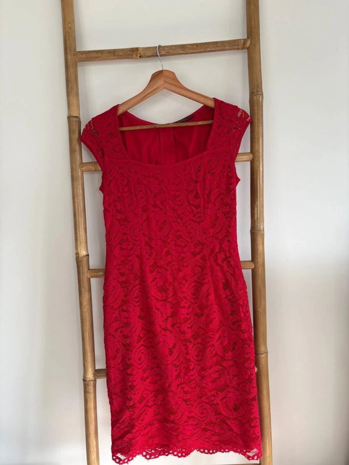 Robe rouge dentelle esprit taille 38 / M