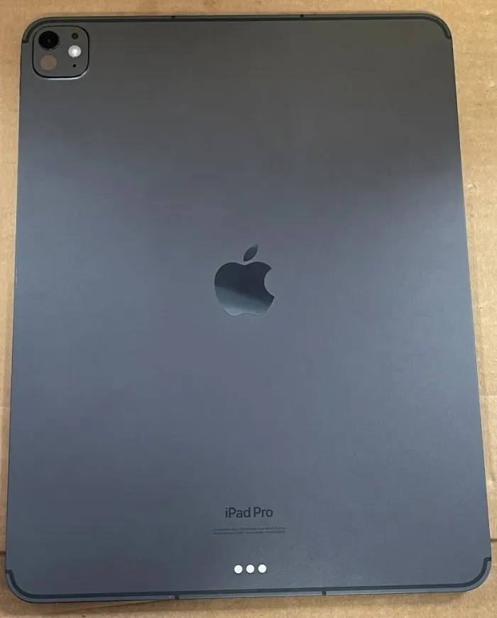APPLE IPAD PRO 13" M4 256Go NOIR SIDÉRAL Wi-Fi + Cellule avec clavier magique en parfait état - photo numéro 2