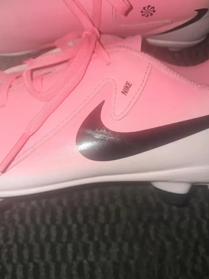 Crampons Nike 38.5 - photo numéro 3
