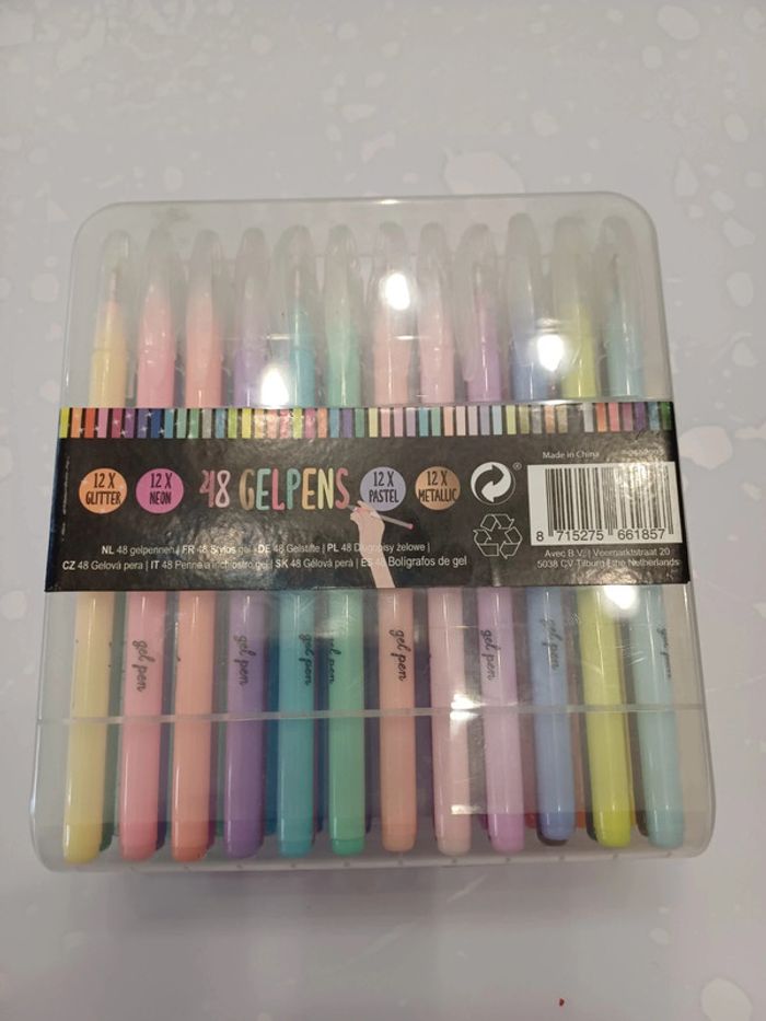 Boîte de 48 stylos gel Action neuf