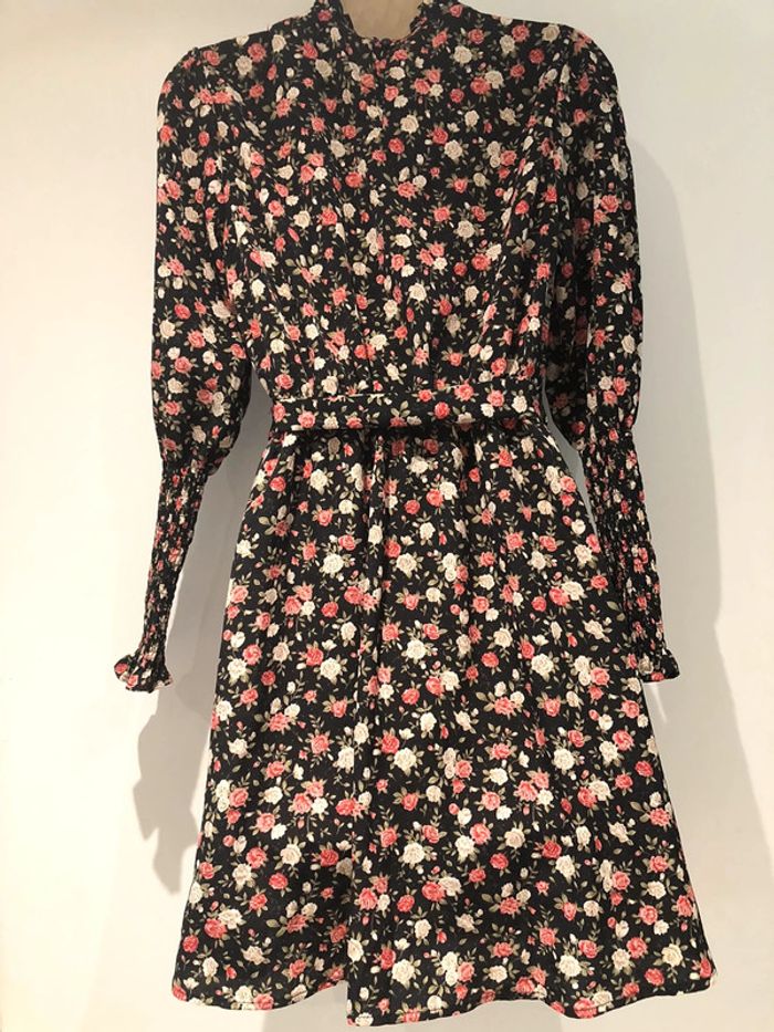 Robe fleurs  noir rose crème  beige taille S shein - photo numéro 5