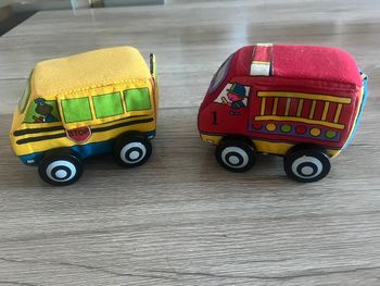 Petite voiture en mousse