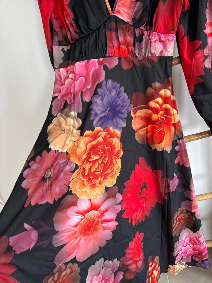 Longue robe à fleurs - photo numéro 5