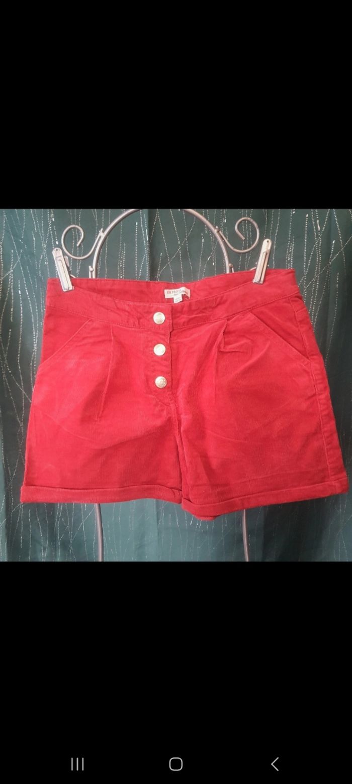 Short fille