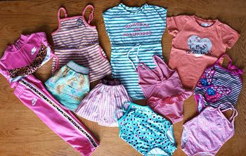 Lot de vêtements été fille taille 2 ans