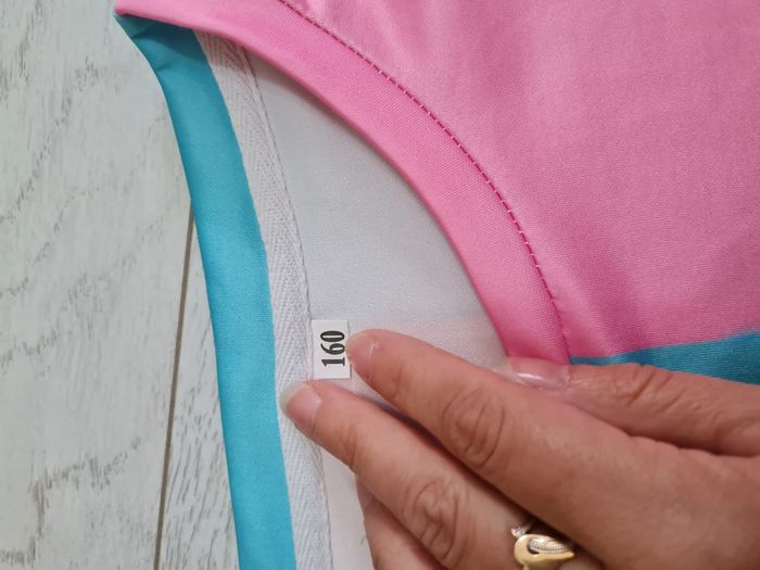 Pull fin Stitch Neuf 12/14 ans - photo numéro 4