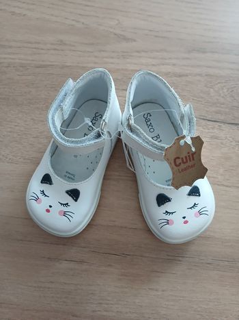 Chaussure fille - pointure 18 - neuf avec étiquettes
