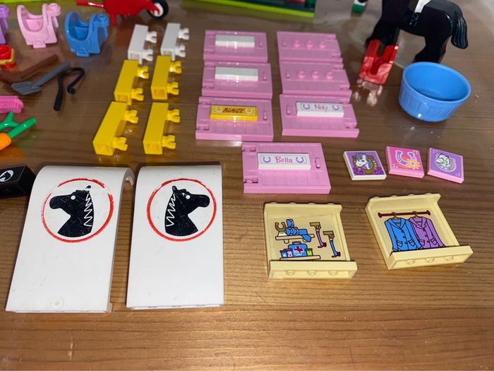 Lot de + de 150 pièces lego sur le thème de l’équitation. - photo numéro 5