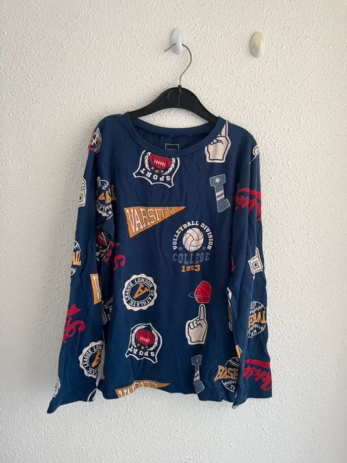 T-shirt pull taille 10 ans Tisaiađź’«