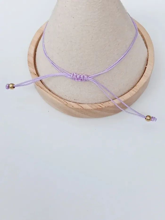 Bracelet fleur couleur lila sur cordon ajustable – look minimaliste - photo numéro 4