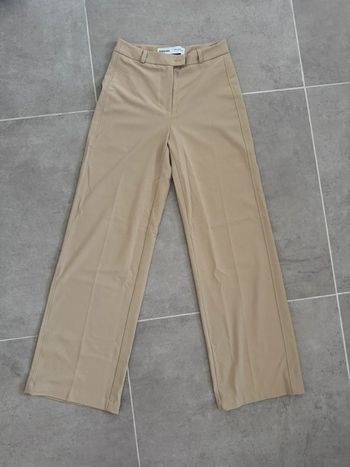 Pantalon large habillé beige Bershka