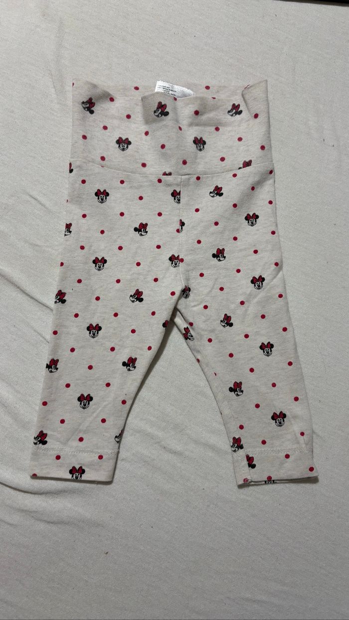🐭 Legging Minnie beige avec motifs petits pois rouges et tête de Minnie – H&M – 62