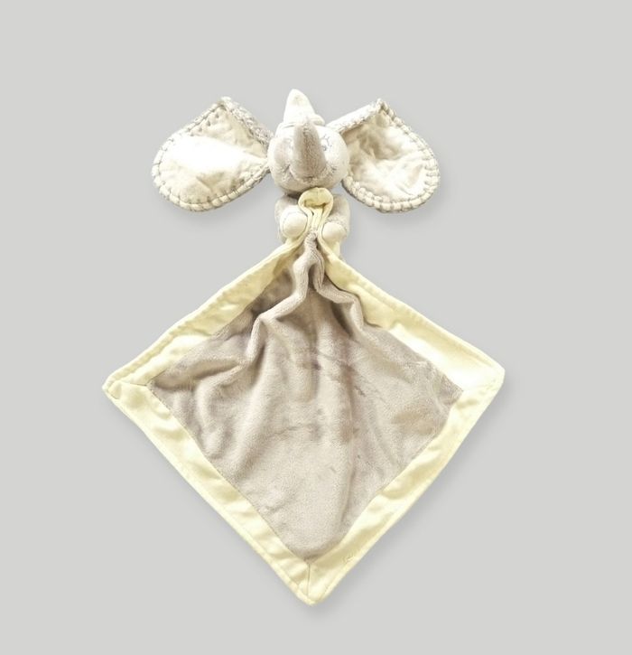 Doudou dumbo carré plat velours gris écru éléphant Disney Nicotoy 46 cm - photo numéro 4