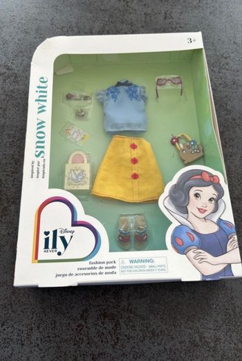 Set vêtements et accessoires poupée ily 4 ever Snow White / blanche neige