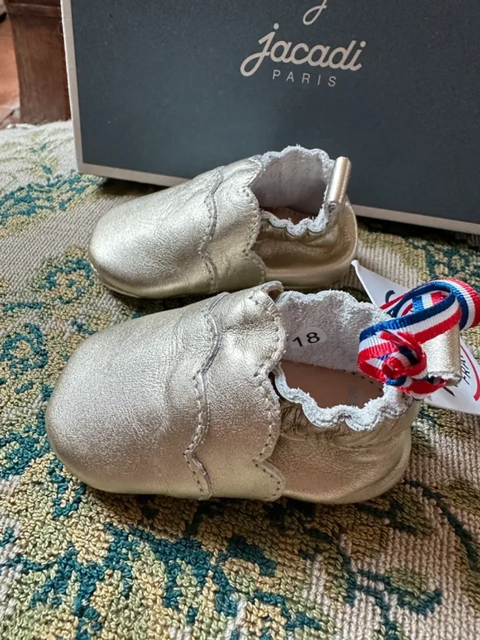 NEUF chaussons chaussures cuir pantoufles Jacadi or dorées bébé fille 18 douceur patrimoine français - photo numéro 4