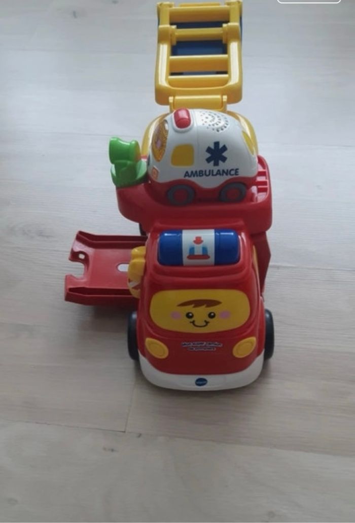 Camion pompier tut tut bolide