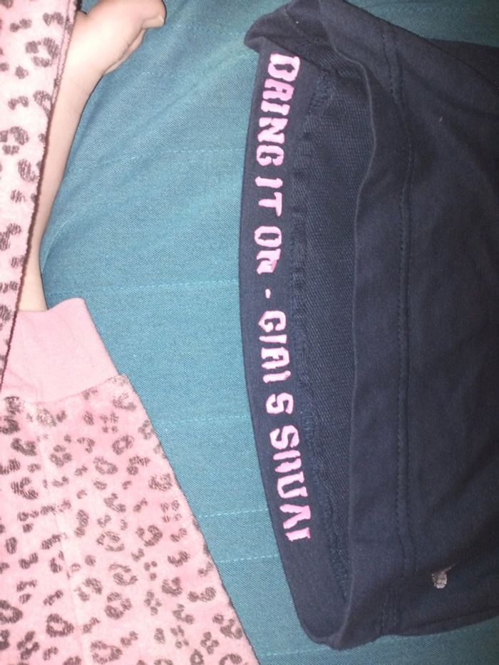 Sweat noir et rose fluo - photo numéro 2