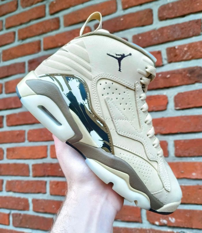 Baskets Jordan MVP beige pointure 37.5 neuves sans boîte