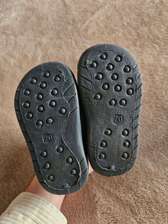 Chausson taille 20 - photo numéro 3