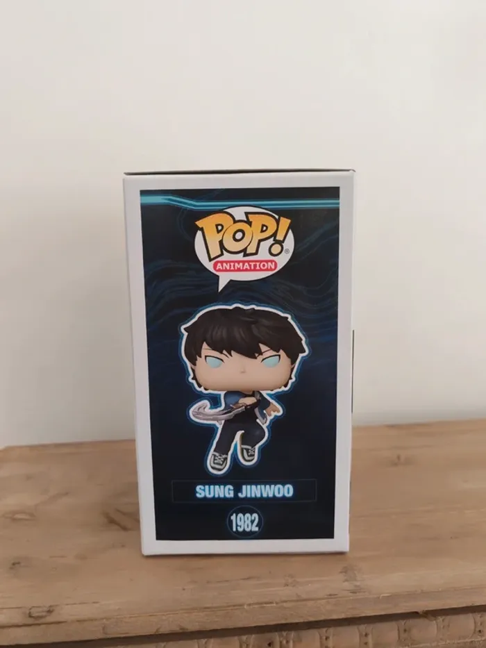 Figurine funko pop Sung Jinwoo 1982 glow chase - photo numéro 2