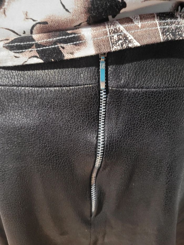 Jupe effet cuir et daim - photo numéro 7