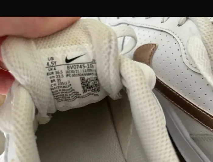 Baskets nike femme court borought low blanc doré - photo numéro 6
