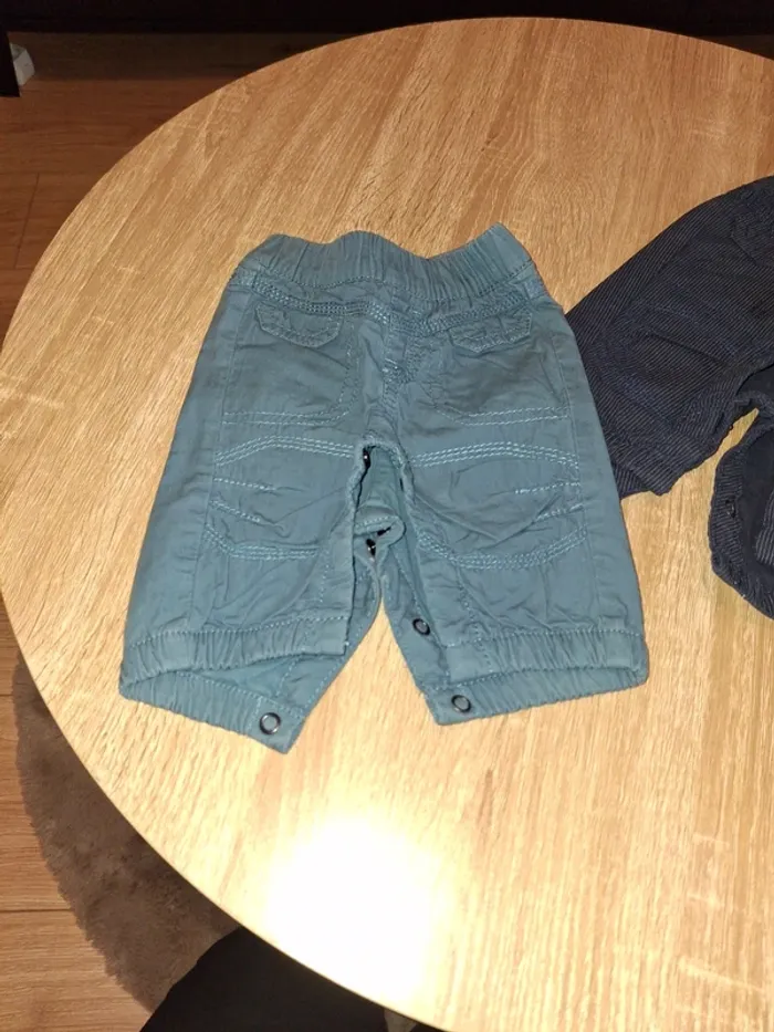 Lot 2 pantalons printemps 1 mois - photo numéro 2