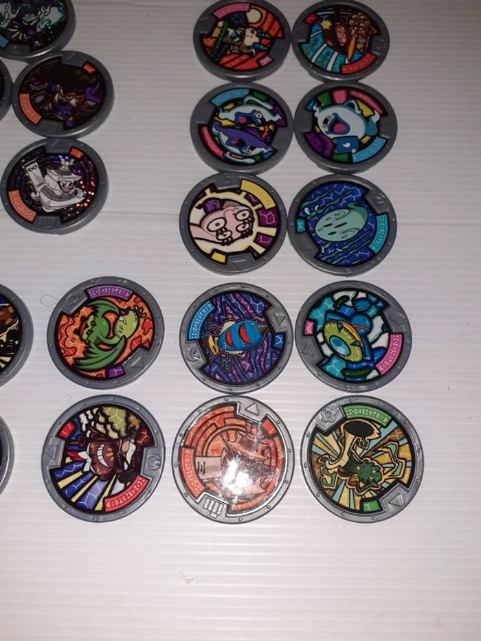 Montre yo kai et 39 médaillon - photo numéro 7