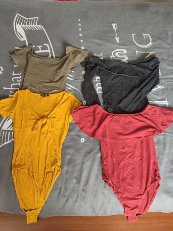 Lot de 4 bodys 14ans (XS/34)