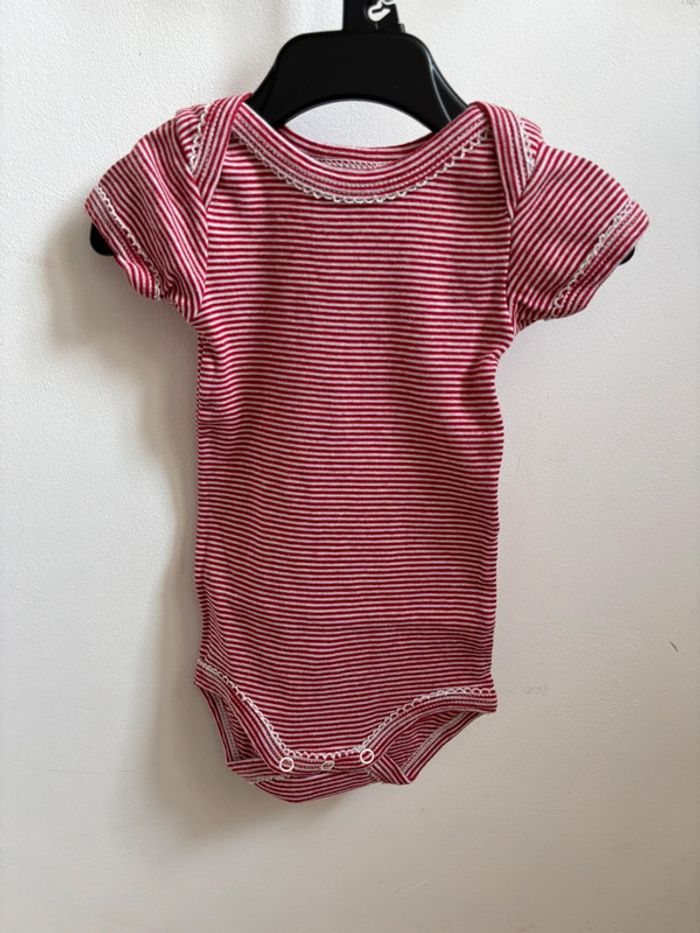 Lot 2 bodies rayés Petit Bateau 3 mois - photo numéro 3
