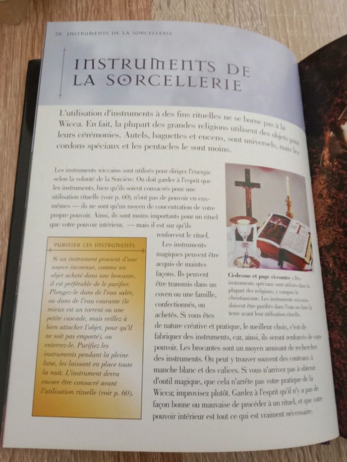 Lucy Summers 🪅 Le livre de la Wicca - photo numéro 4