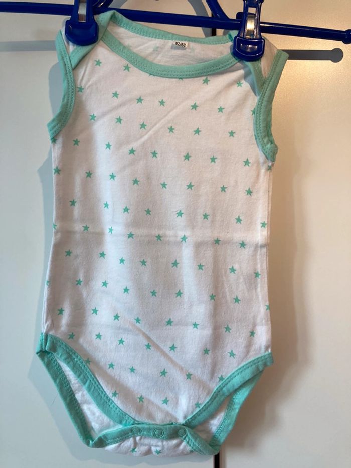 Lot de 7 bodies sans manches tailles 68 - photo numéro 5