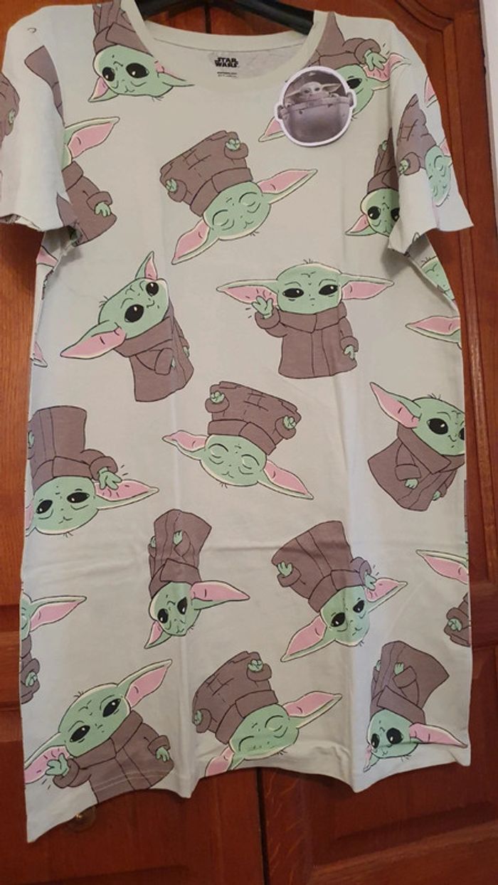 Chemise de nuit Star Wars Baby Yoda taille 38-40 - photo numéro 2