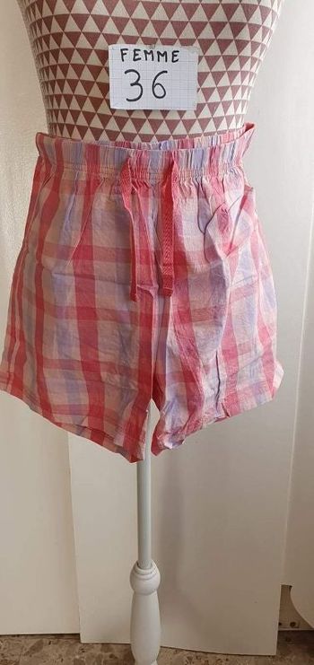 Short X2,rose &mauve,coton,neuf, marque Lidl, taille standard, longueur 36cm =4€