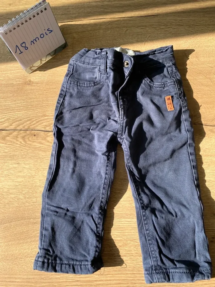 Jean les petits cailloux 18 mois