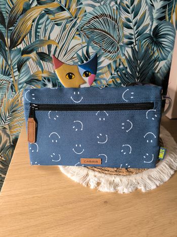 Pochette Cabaia 
édition limitée Smiley Tampere 
Neuve sans étiquette, jamais utilisée