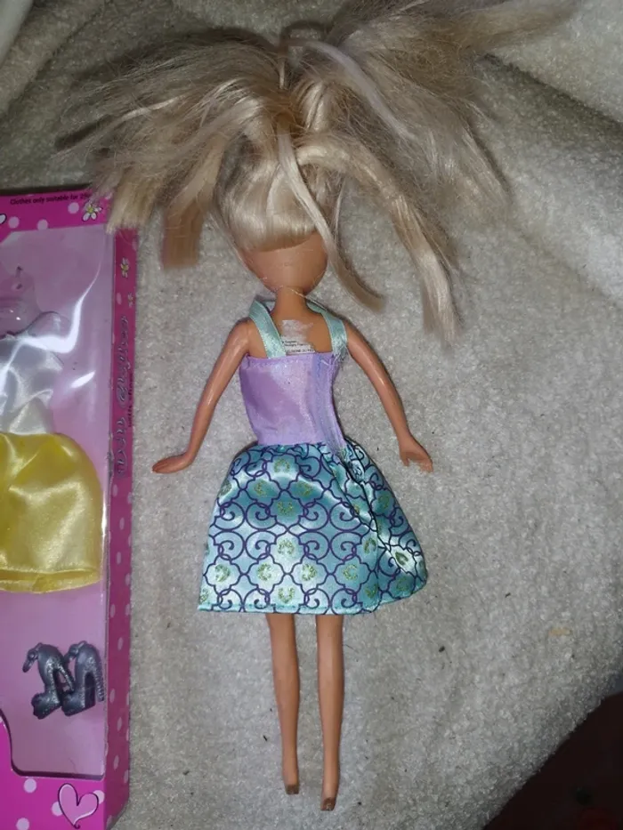 Poupée barbie - photo numéro 2
